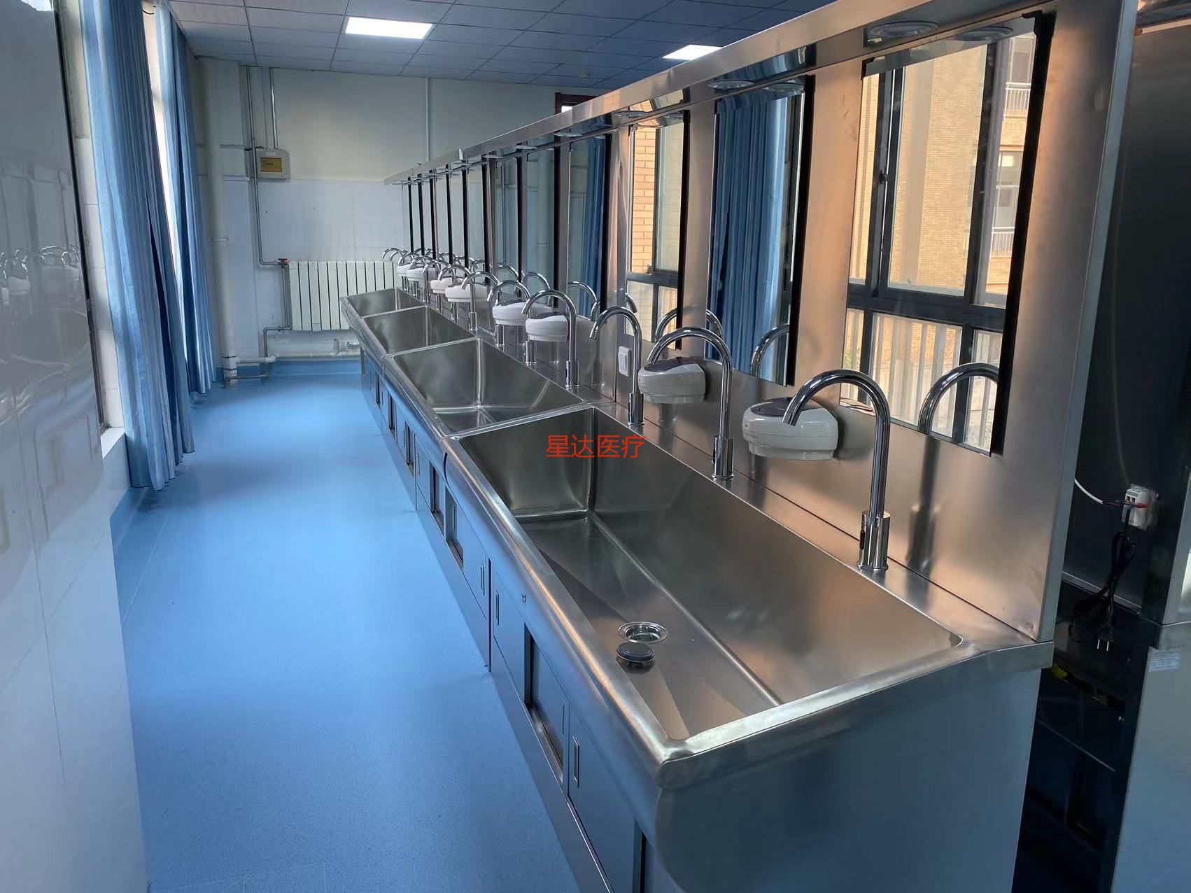 手术室三人位感应洗手池